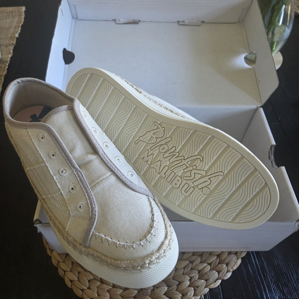 Blowfish Women's Cream Slip-On Sneakers